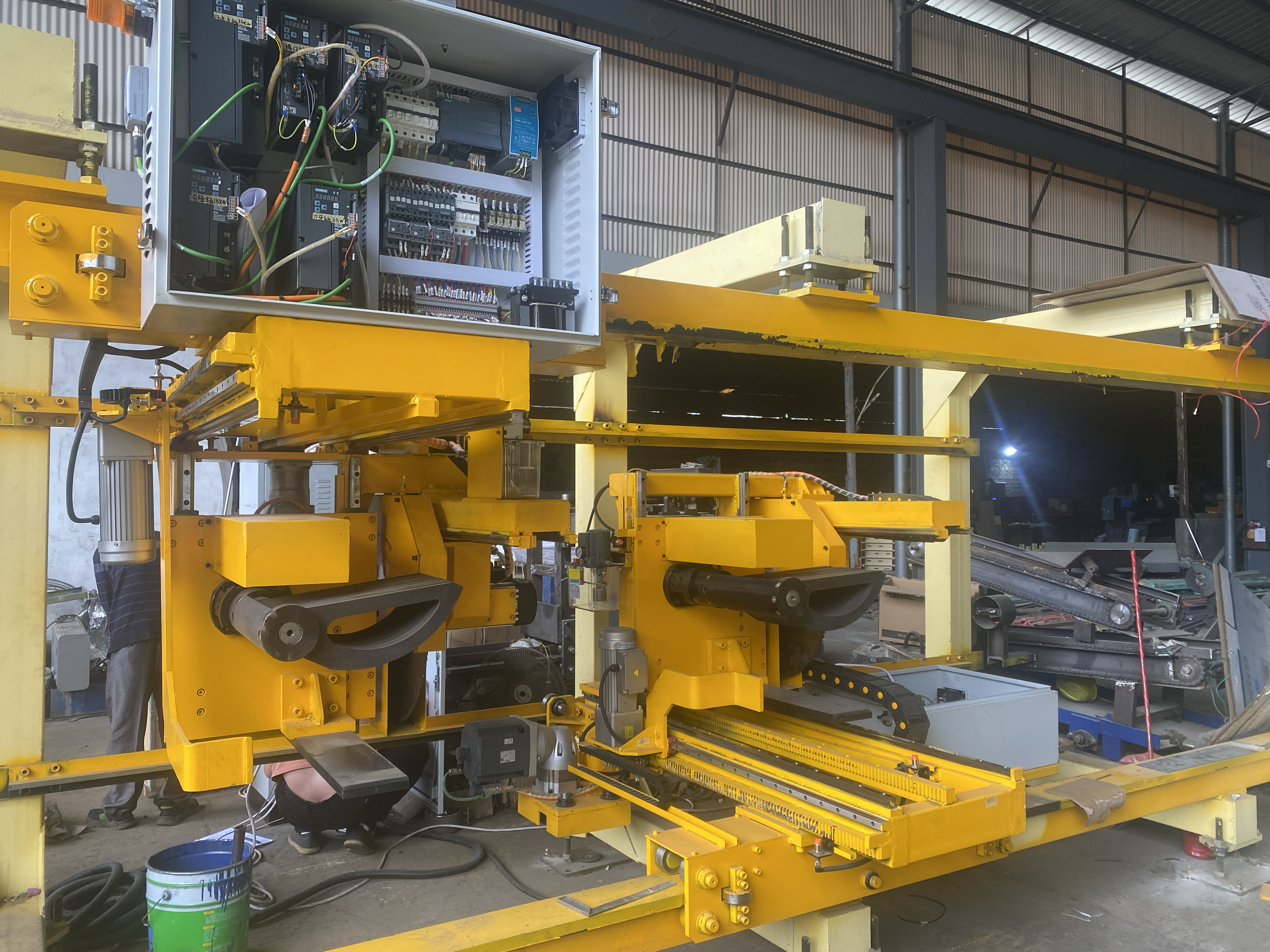 Aluminium Extrusion Double Puller Servo Motor Synchronous System